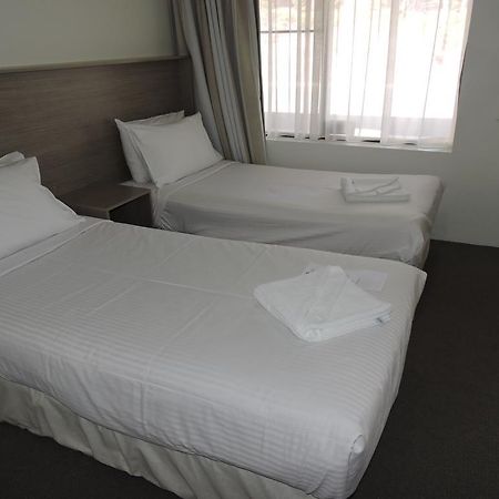 Town & Country Motel Nerang Bagian luar foto